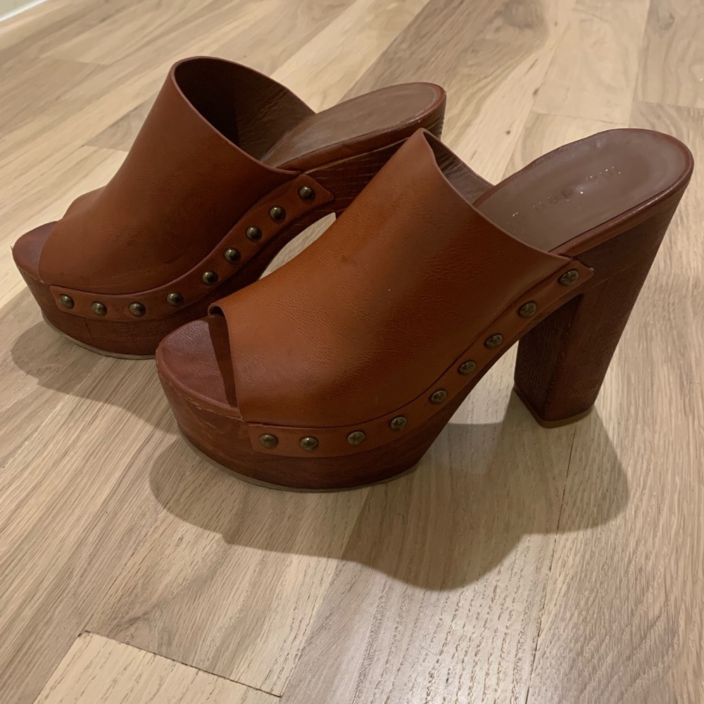 Madden Girl Clogs
